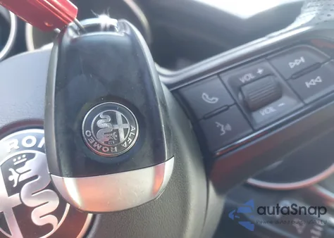 2022 Alfa Romeo Stelvio Ti Awd z USA, uszkodzony, nr VIN ZASPAKBN7N7D30935